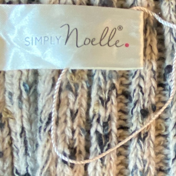 Simply Noelle Oatmeal & Maroon Knit Infinity Scarf O/S - Picture 8 of 9